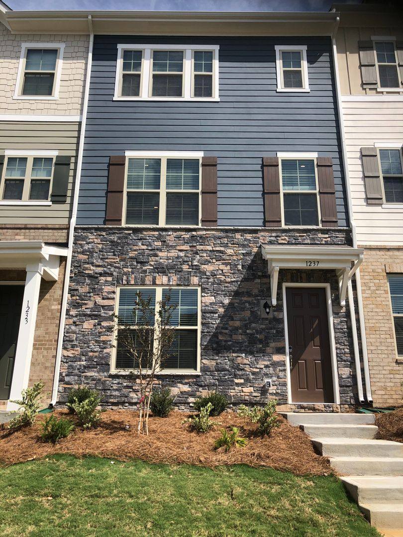 Townhouse for rent at 1237 Whitby Moore St, Charlotte, NC 28273