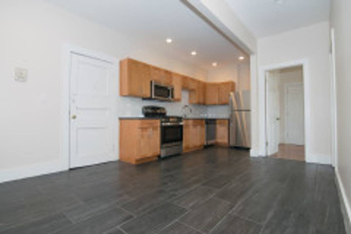 Apartment for rent at 40 Brighton Ave #5, Allston, MA 02134