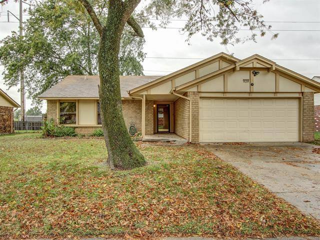 House for rent at 4704 S Maple Ave, Broken Arrow, OK 74011