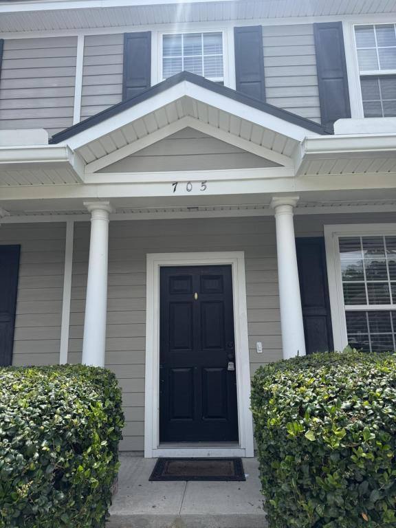 Townhouse for rent at 705 Hemingway Circle, Summerville, SC 29483