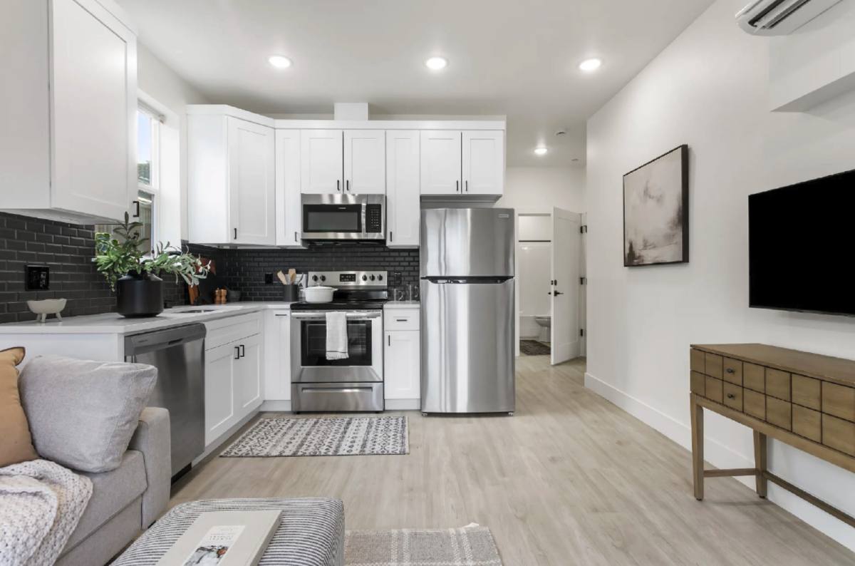 Apartment for rent at 9050 NE Hoyt St #8, Portland, OR 97220