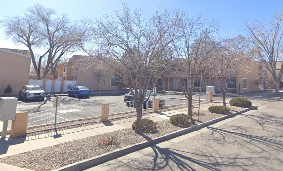 Townhouse for rent at 700-D Fruit Ave NW, Albuquerque, NM 87102