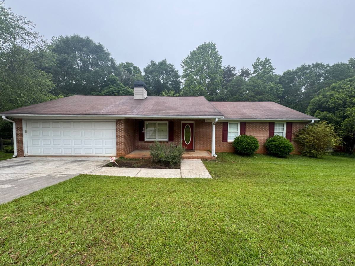 House for rent at 4055 Sharon Dr, Gainesville, GA 30507