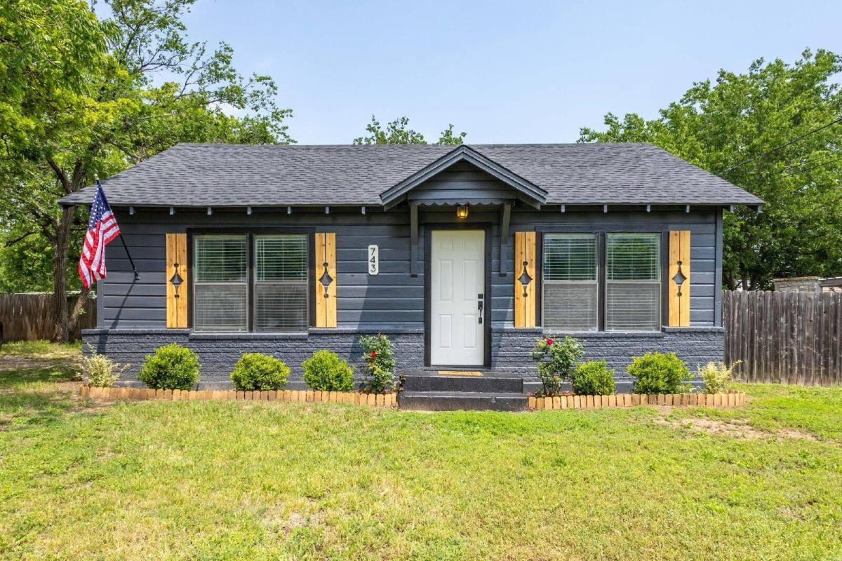 House for rent at 743 W Park St, Stephenville, TX 76401