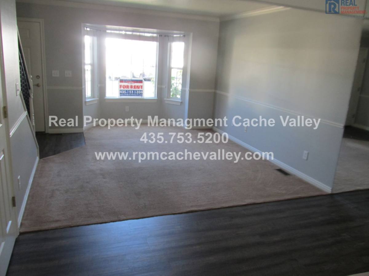 Townhouse for rent at 332 Spring Creek Parkway, Providence, UT 84332