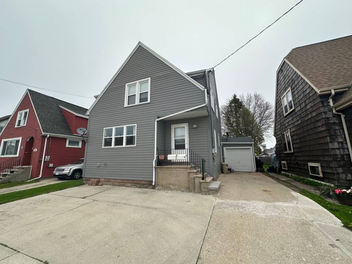Townhouse for rent at 1913 Madison St, Two Rivers, WI 54241