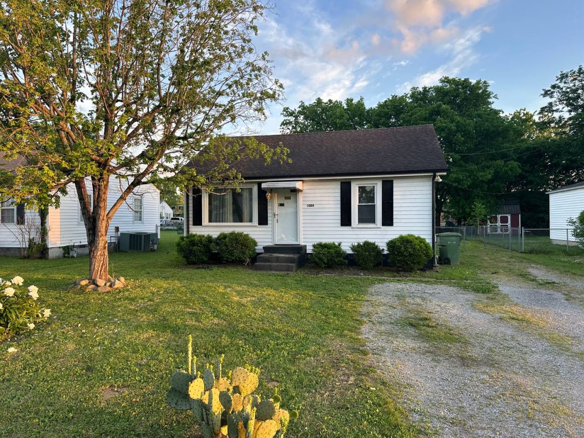 House for rent at 1004 Center St, Lebanon, TN 37087