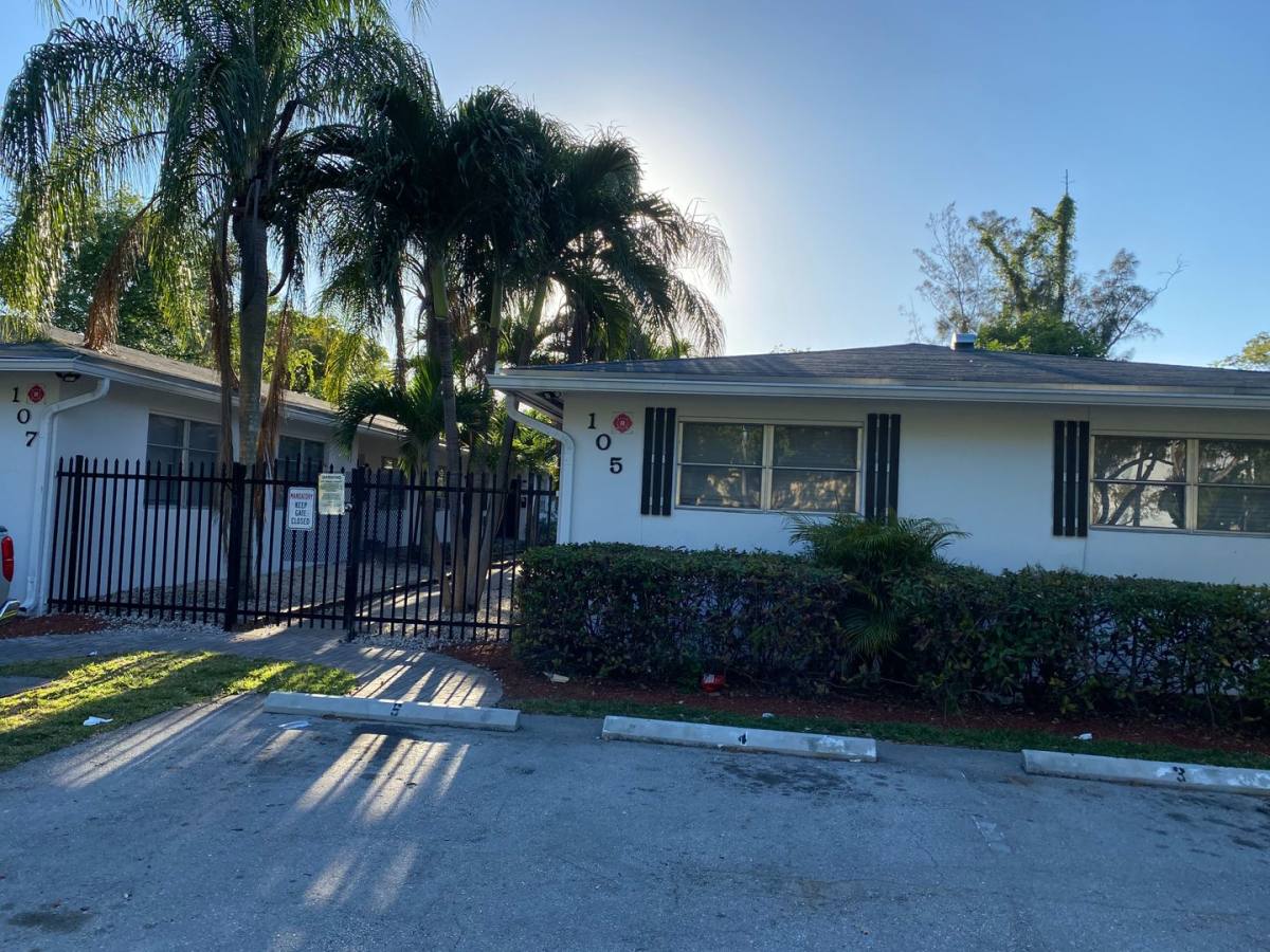 Apartment for rent at 107 SW 18th Ave, Fort Lauderdale, FL 33312