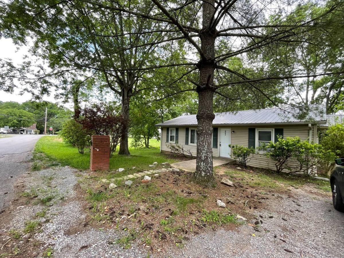 House for rent at 407 Carson St, Gallatin, TN 37066