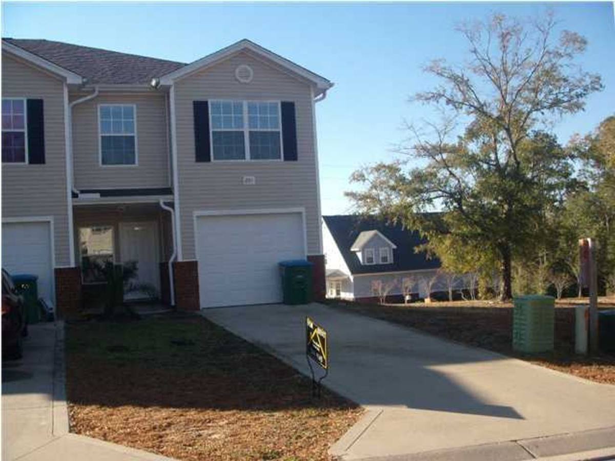 Townhouse for rent at 201 Johnson Court, Crestview, FL 32536