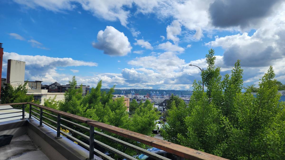 Townhouse for rent at 616 S Baker St, Tacoma, WA 98402