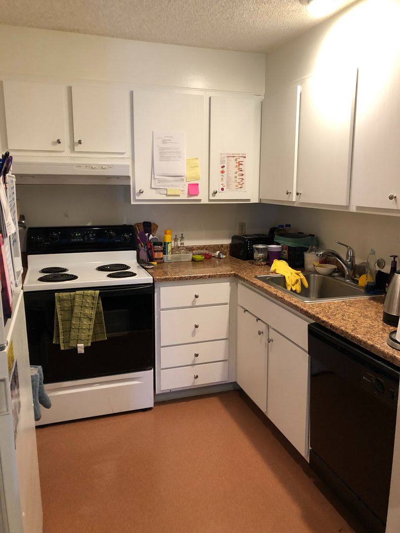 Apartment for rent at 5520 15th Ave NE, Seattle, WA 98105