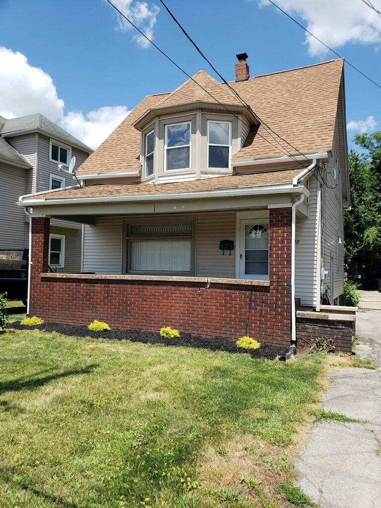 House for rent at 128 E Liberty St, Hubbard, OH 44425