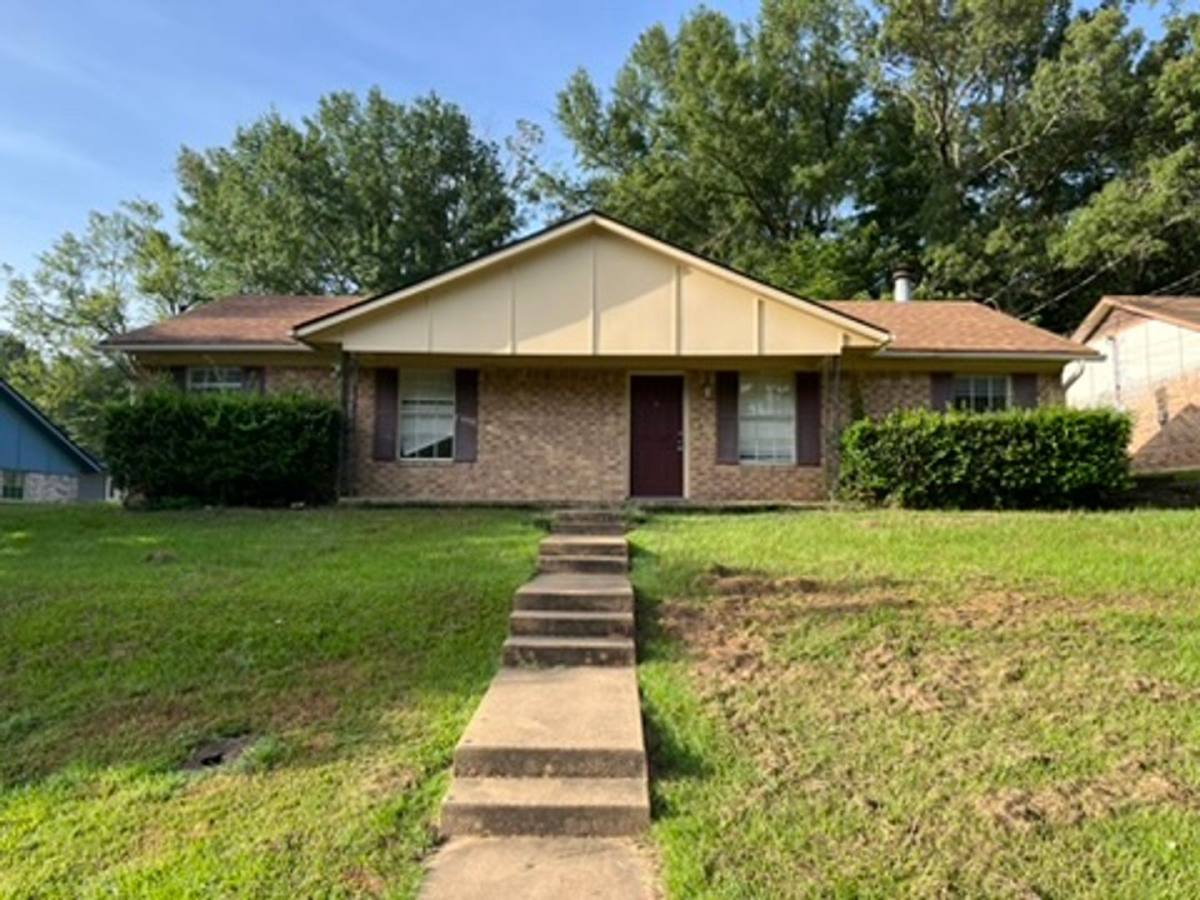 House for rent at 1206 Chad St, Longview, TX 75604