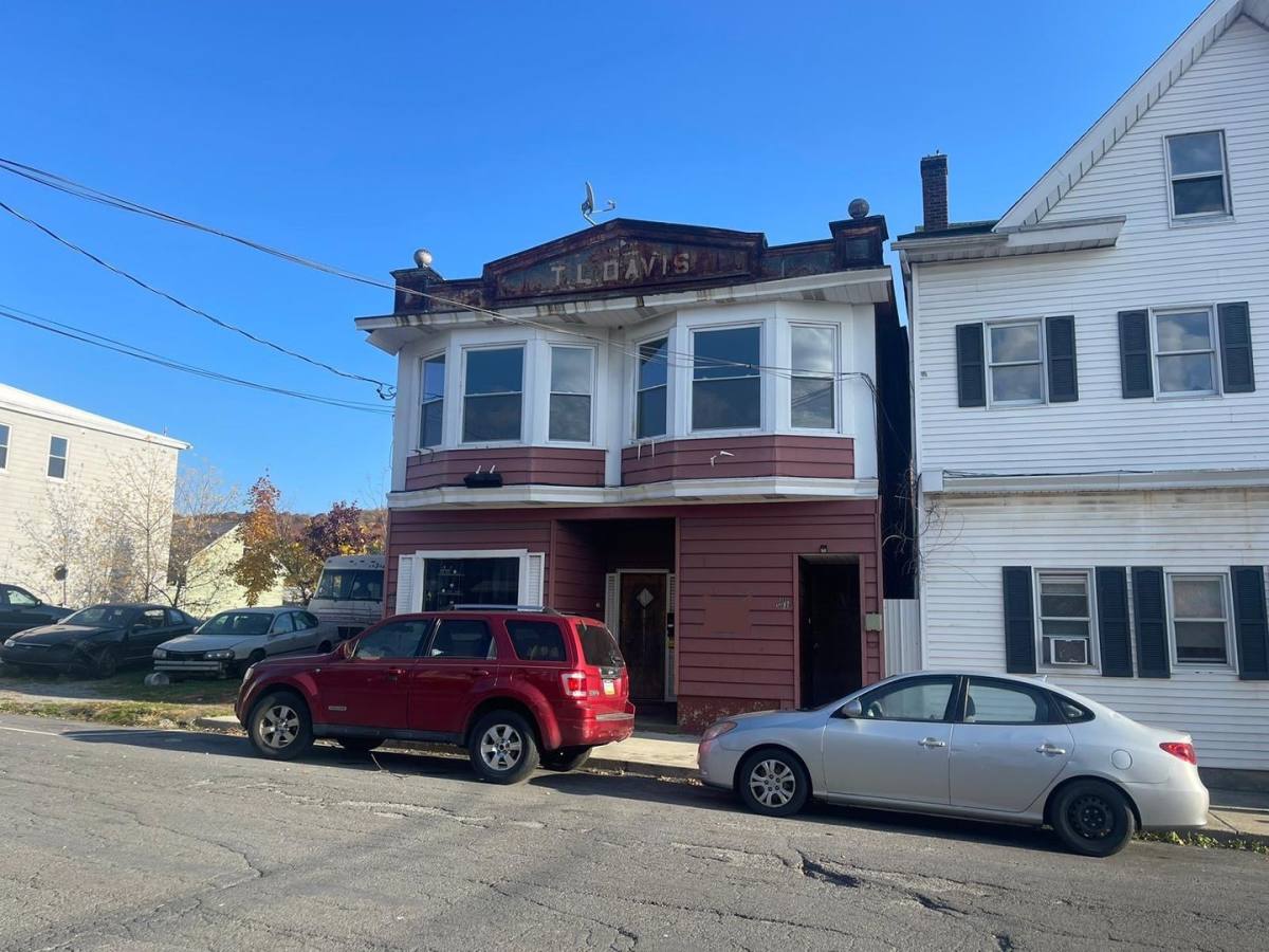 Apartment for rent at 212 W Ridge St, Lansford, PA 18232