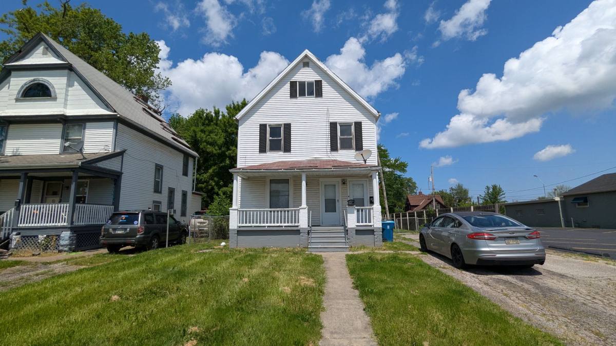 Apartment for rent at 1777 E 31 St, Lorain, OH 44055