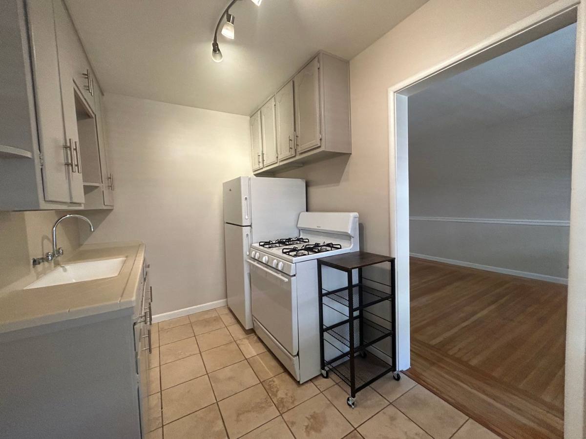 Apartment for rent at 2323 H St, Sacramento, CA 95816