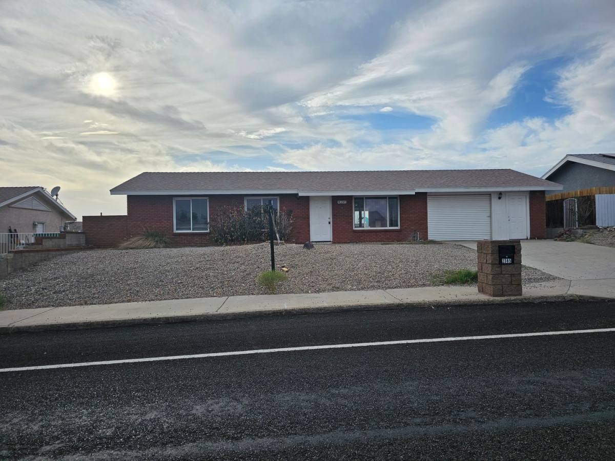 House for rent at 2385 Havasupai Blvd, Lake Havasu City, AZ 86403