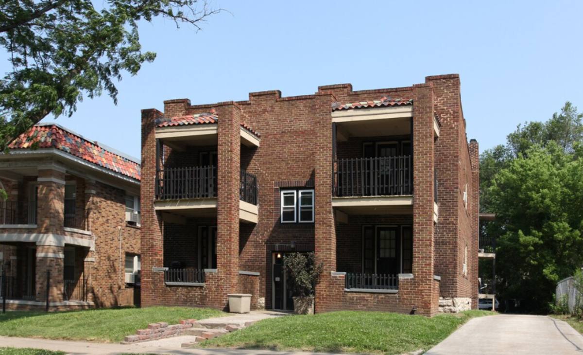 Apartment for rent at 2733 Campbell St, Kansas City, MO 64109