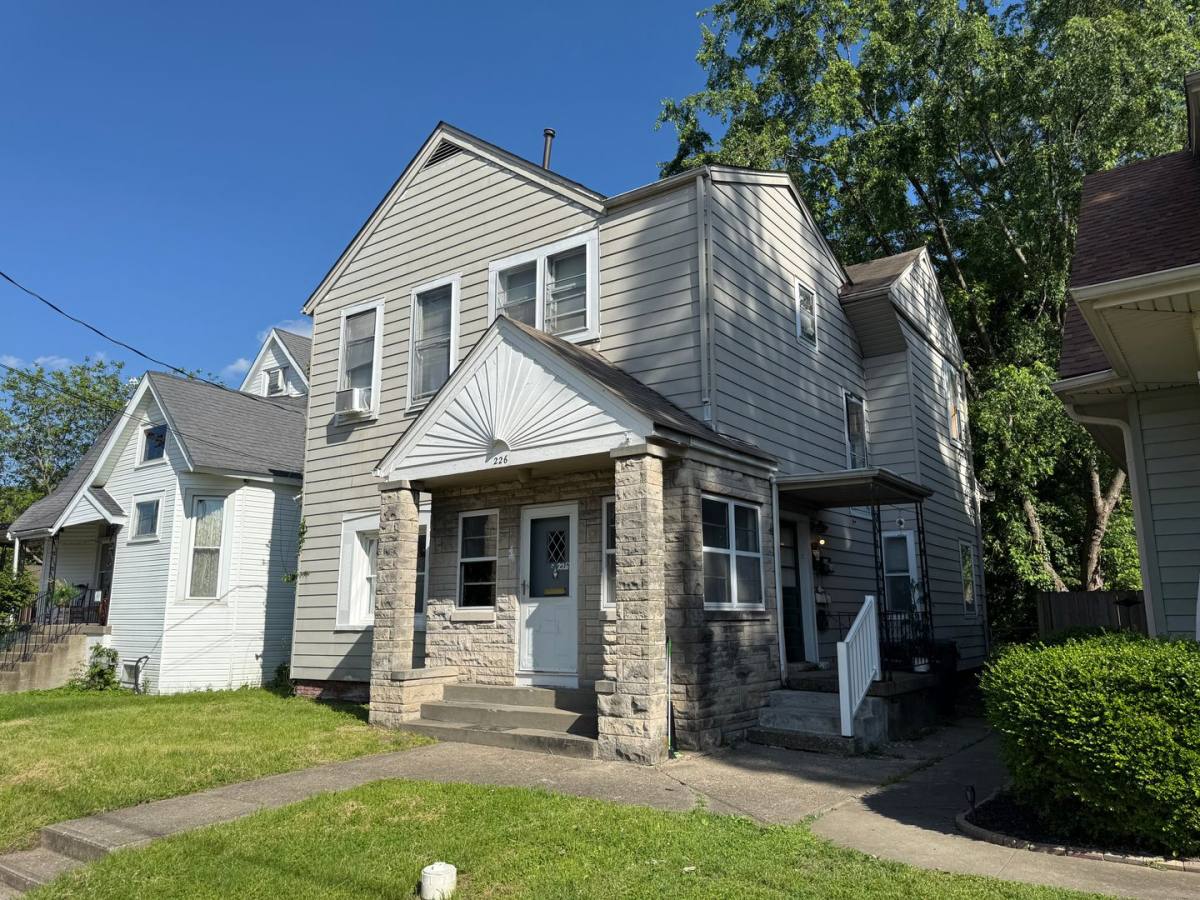 Apartment for rent at 226 E Maple St, Jeffersonville, IN 47130