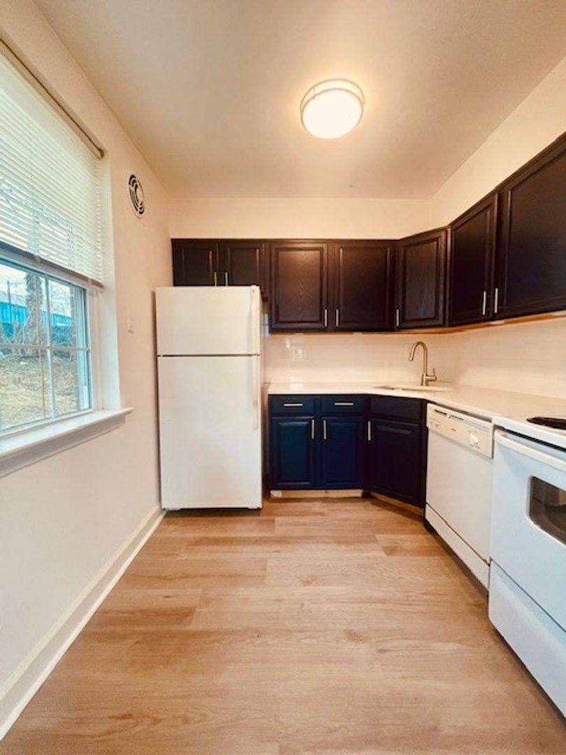 Apartment for rent at 2630 W Chester Pike, Broomall, PA 19008