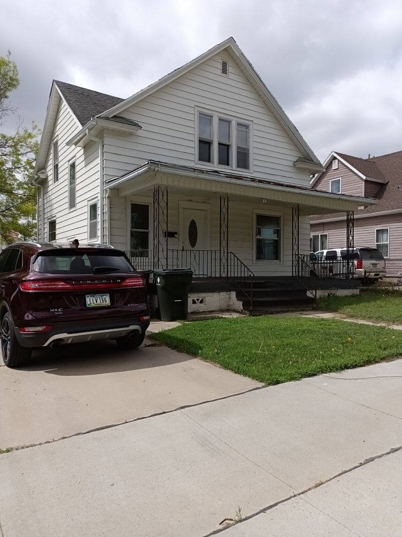 House for rent at 832 17th St, Sioux City, IA 51105