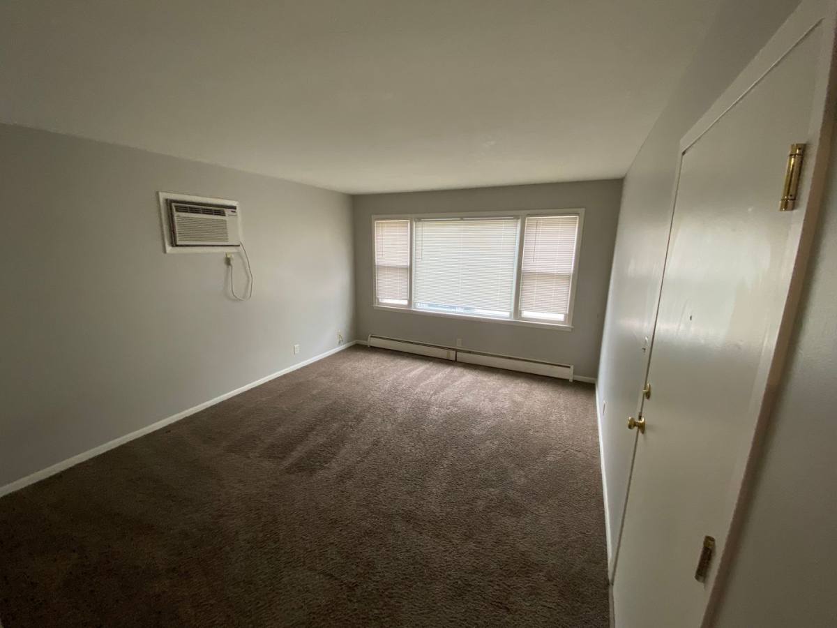Apartment for rent at 928 E St, Lincoln, NE 68508