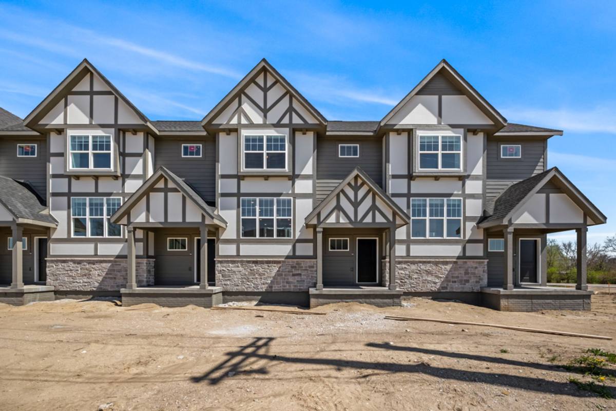 Townhouse for rent at 2911 SE Apex Vista, Waukee, IA 50263