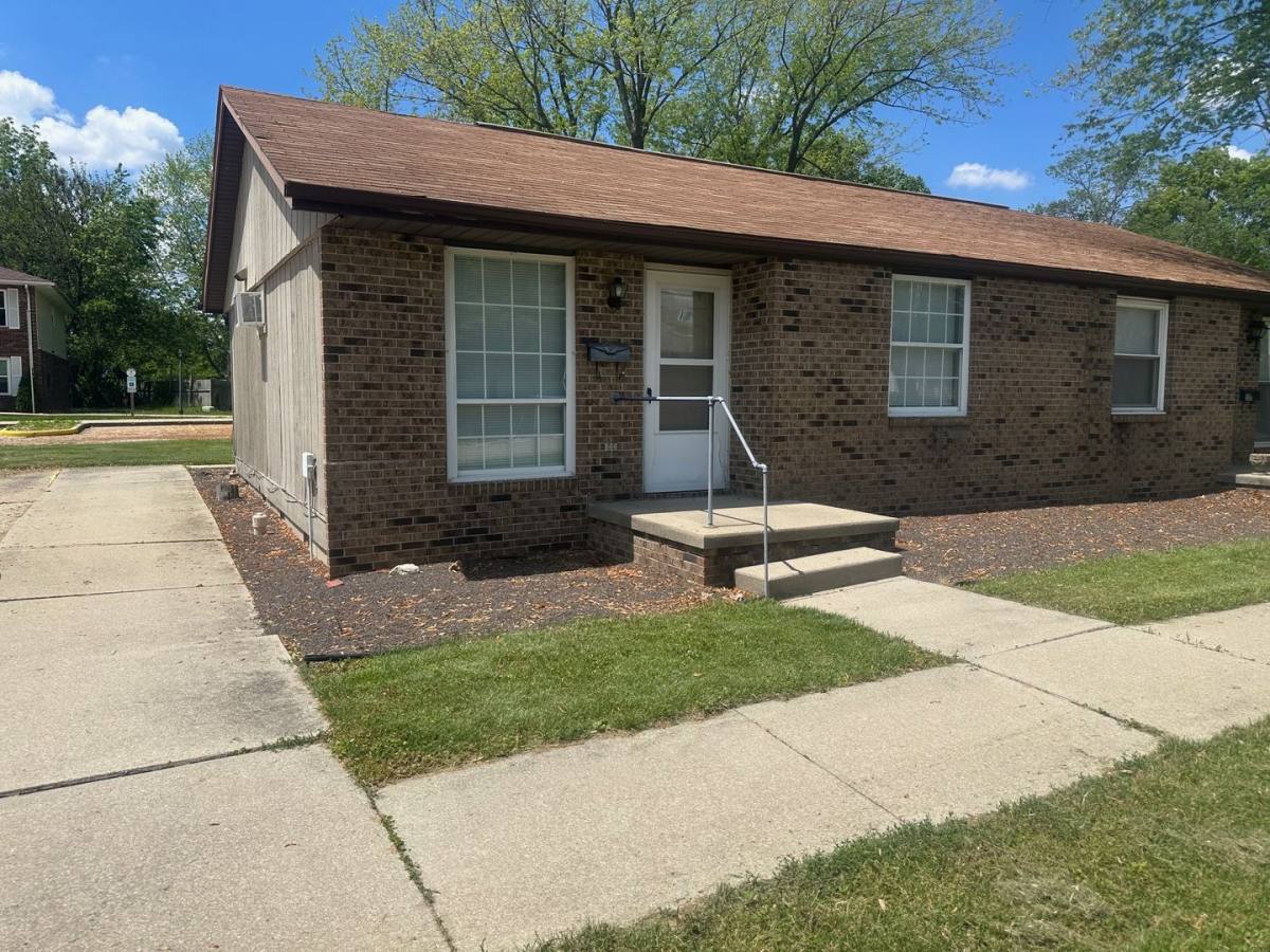 House for rent at 518 N Oak St, Monticello, IL 61856