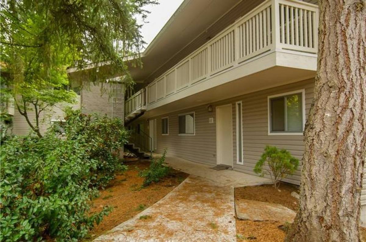 Condo for rent at 14517 NE 40th St, Bellevue, WA 98007