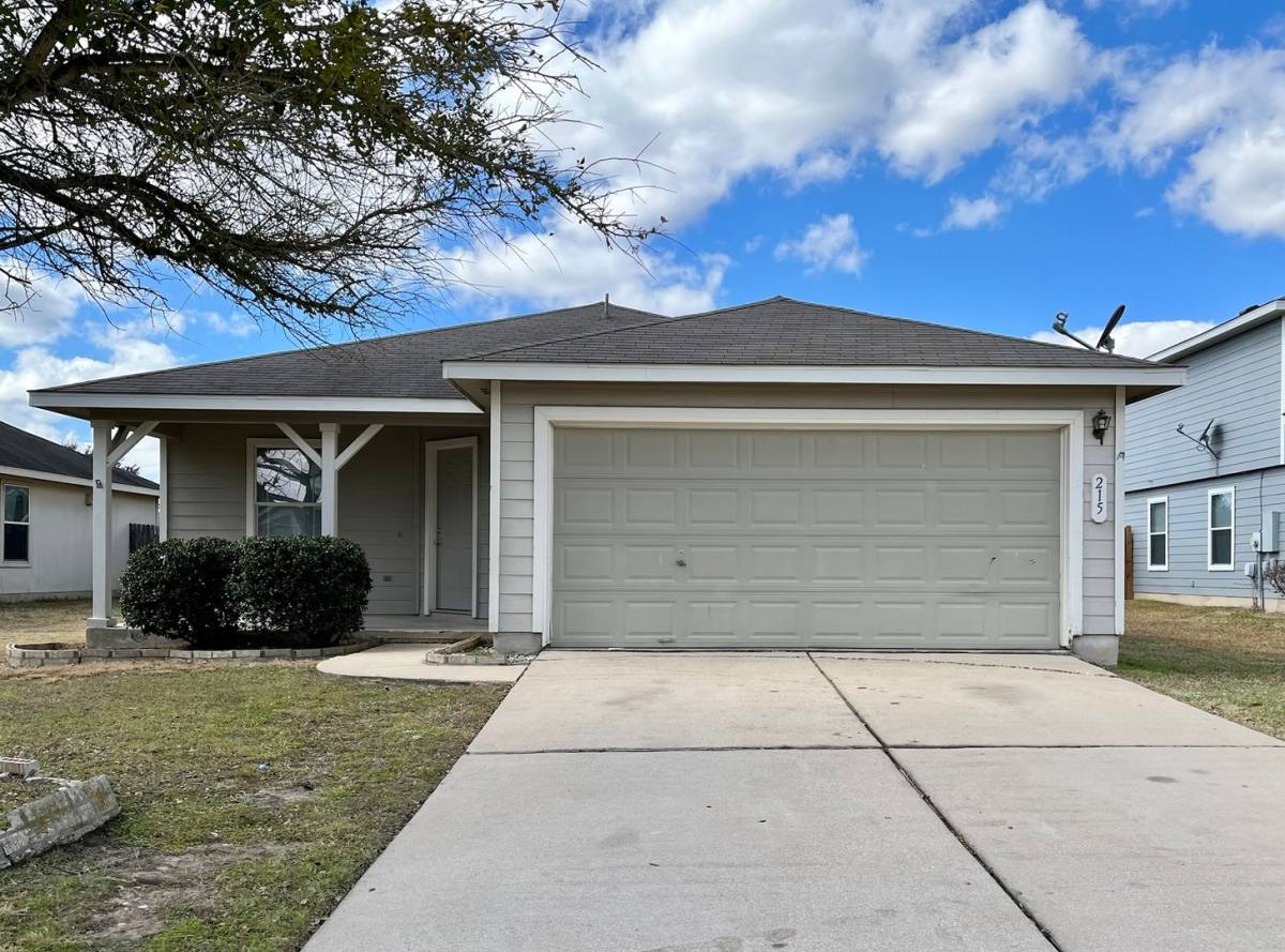 House for rent at 215 Madison Lane, Hutto, TX 78634