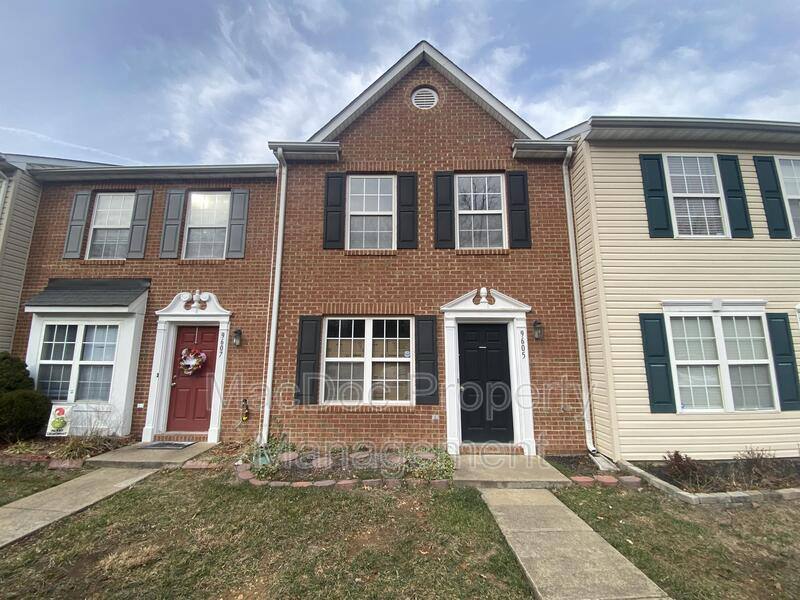 Townhouse for rent at 9605 Coventry Creek Dr, Fredericksburg, VA 22408