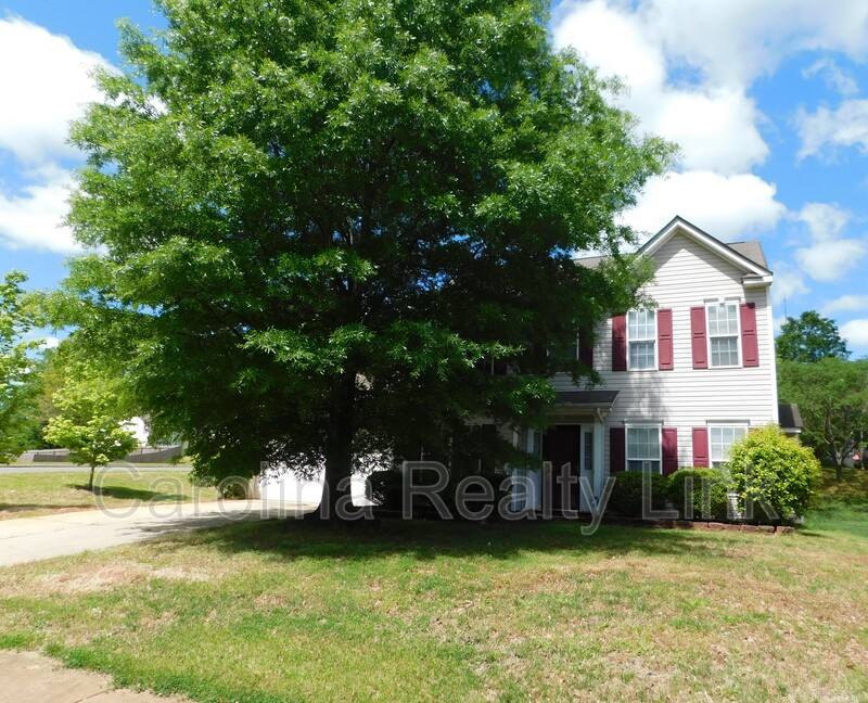 House for rent at 7905 Shiny Meadow Lane, Charlotte, NC 28215