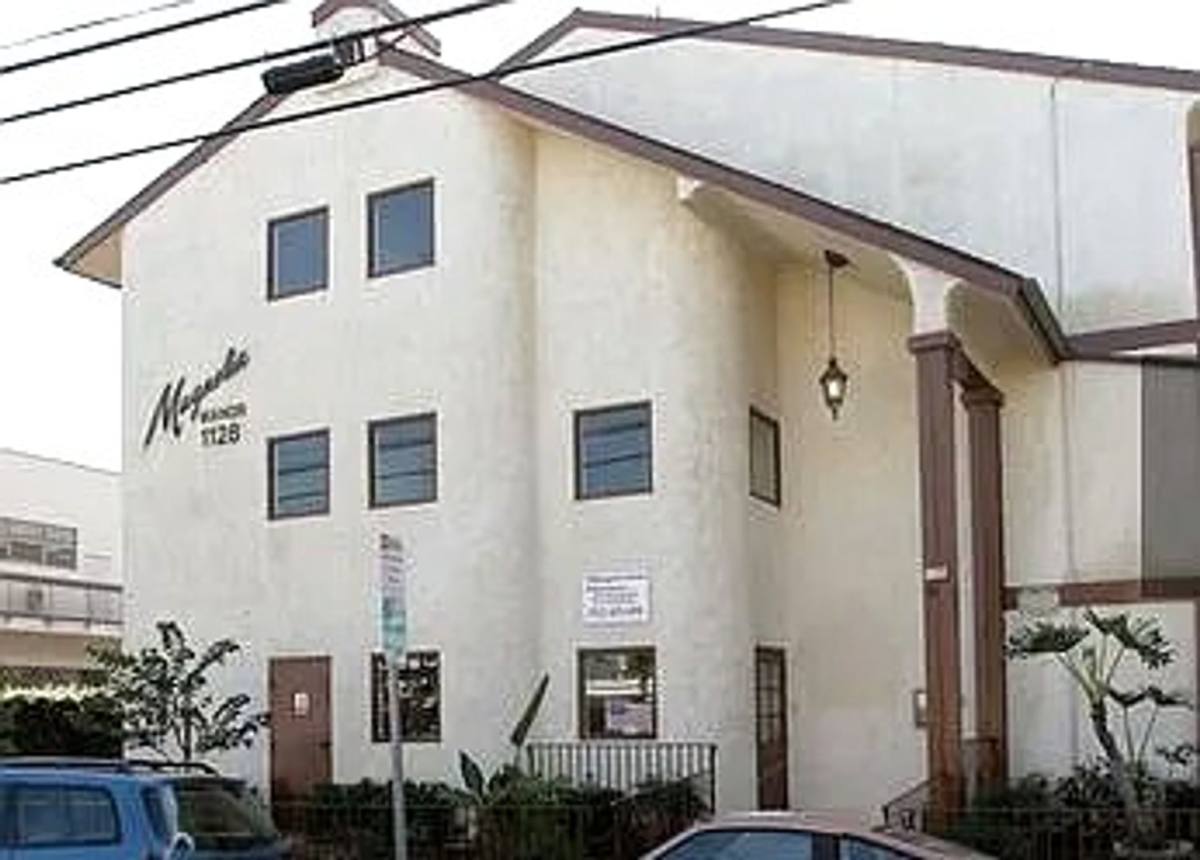 Apartment for rent at 1128 E 4th St, Long Beach, CA 90802