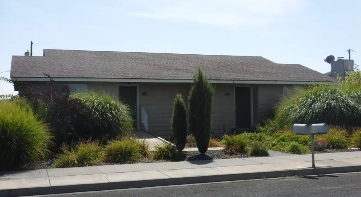 House for rent at 816 S C St, Moses Lake, WA 98837