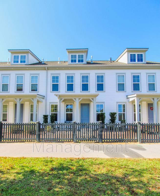 Townhouse for rent at 2234 Henry Tecklenburg Dr, Charleston, SC 29414