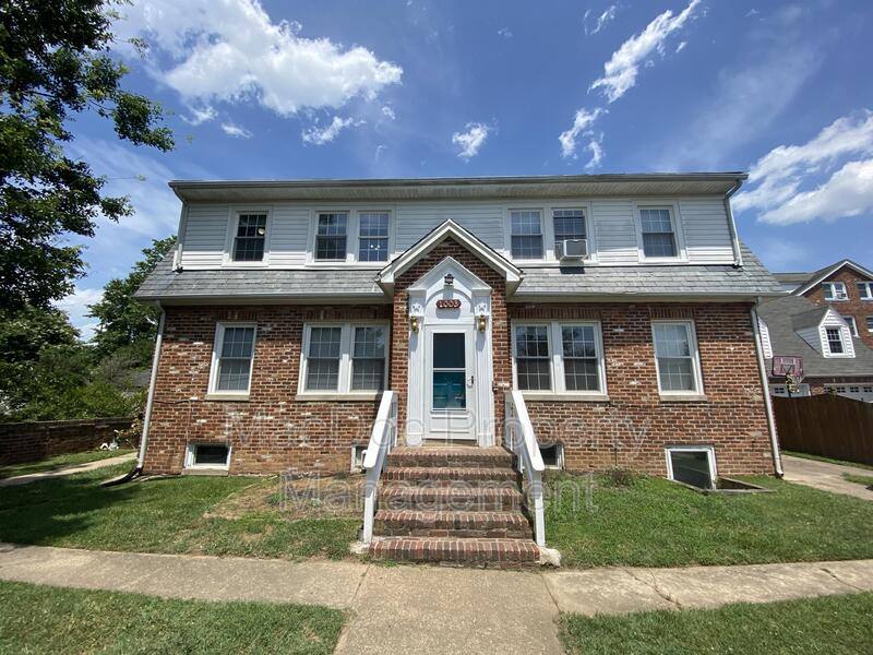 Apartment for rent at 1003 Kenmore Ave #4, Fredericksburg, VA 22401