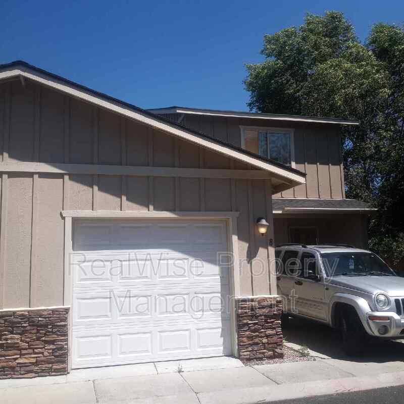 Apartment for rent at 2250 SW 21st St #8, Redmond, OR 97756
