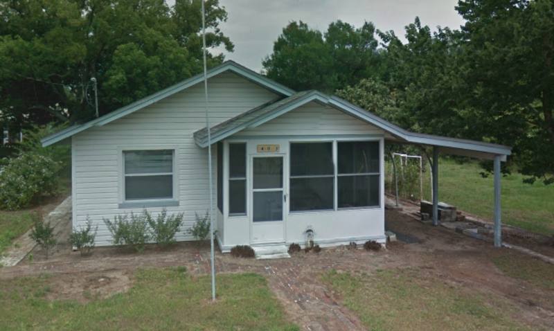 House for rent at 403 Virginia St, Frostproof, FL 33843
