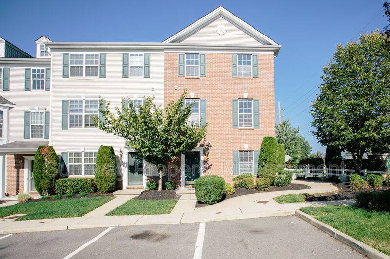Townhouse for rent at 102 Brandywine Dr, Williamstown, NJ 08094