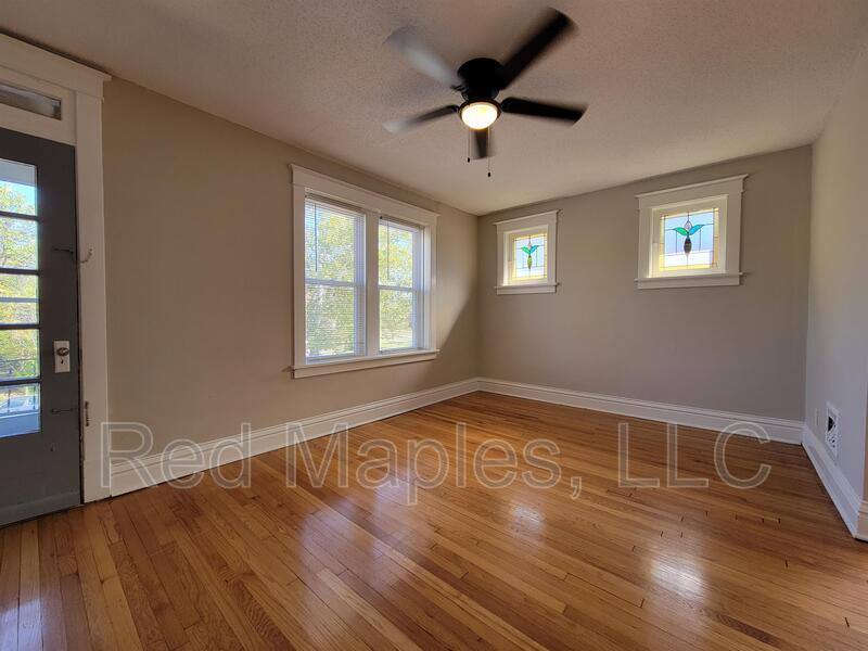 Apartment for rent at 5704 Saint Louis Ave #2F, Saint Louis, MO 63120