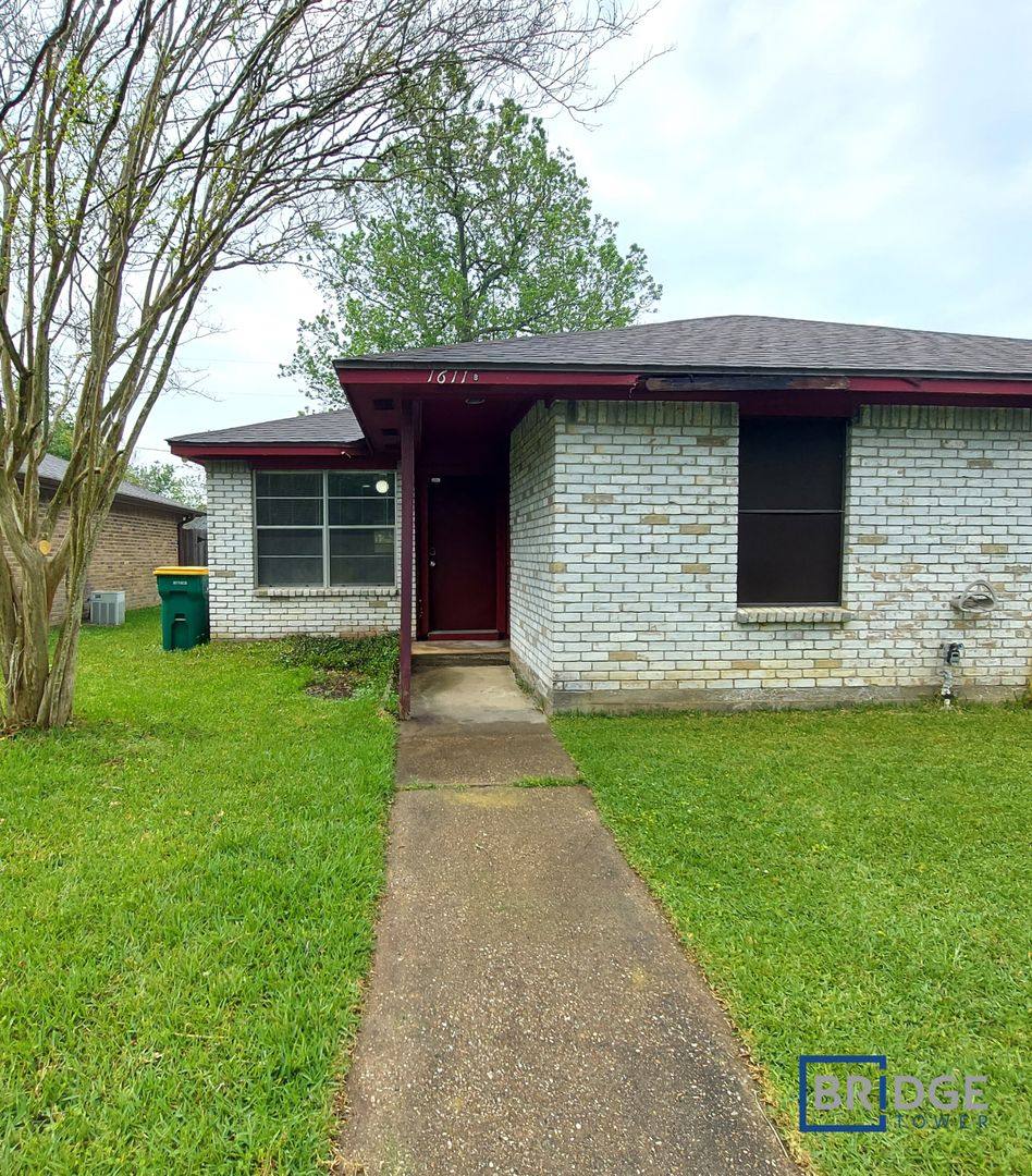 Apartment for rent at 1611 Hazelwood St, Conroe, TX 77301