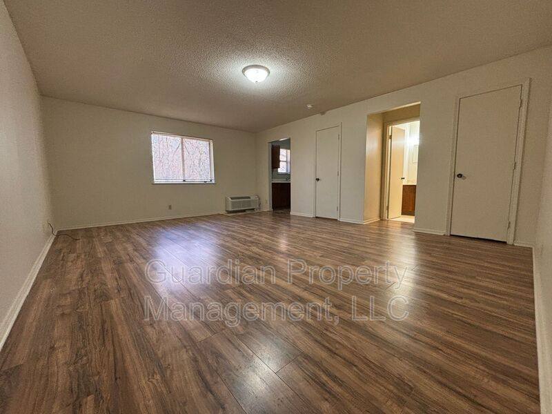 Apartment for rent at 1602 Brookside Dr #310, Saint Joseph, MO 64506