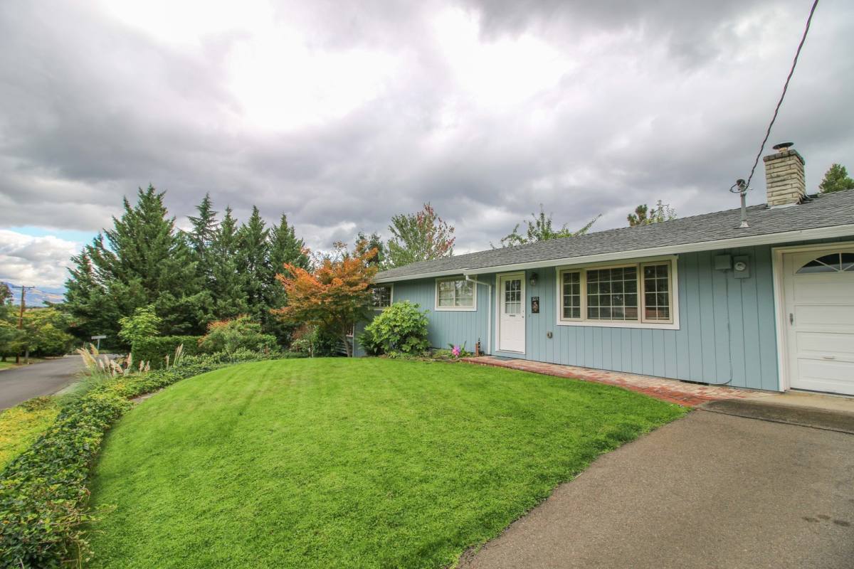 House for rent at 325 Gold Terrace, Jacksonville, OR 97530
