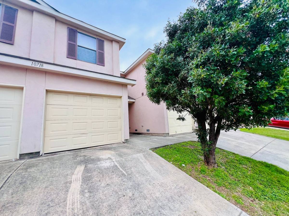 Townhouse for rent at 10718 Mathom Landing #2, Universal City, TX 78148