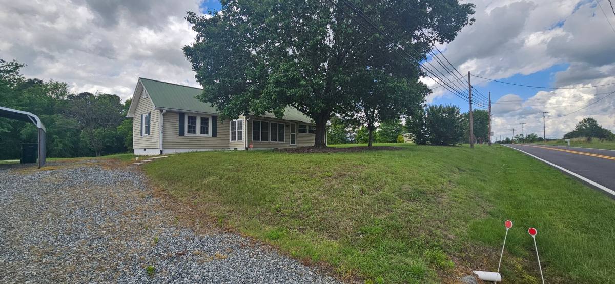 House for rent at 3259 Old Greensboro Rd, Thomasville, NC 27360