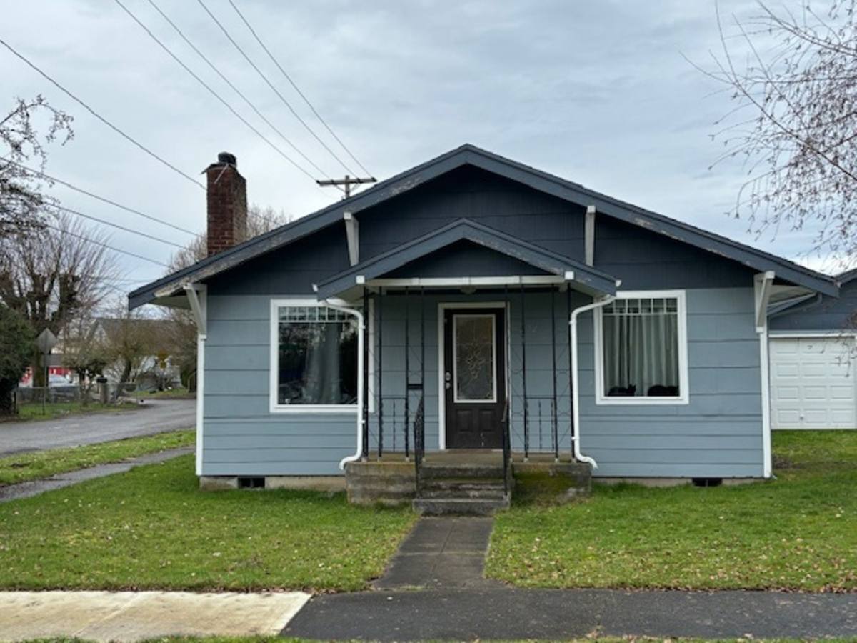 House for rent at 292 SW 1st St, Chehalis, WA 98532