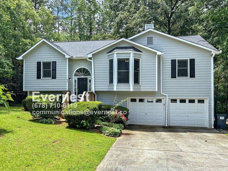 House for rent at 313 Silverthorne Circle, Douglasville, GA 30134