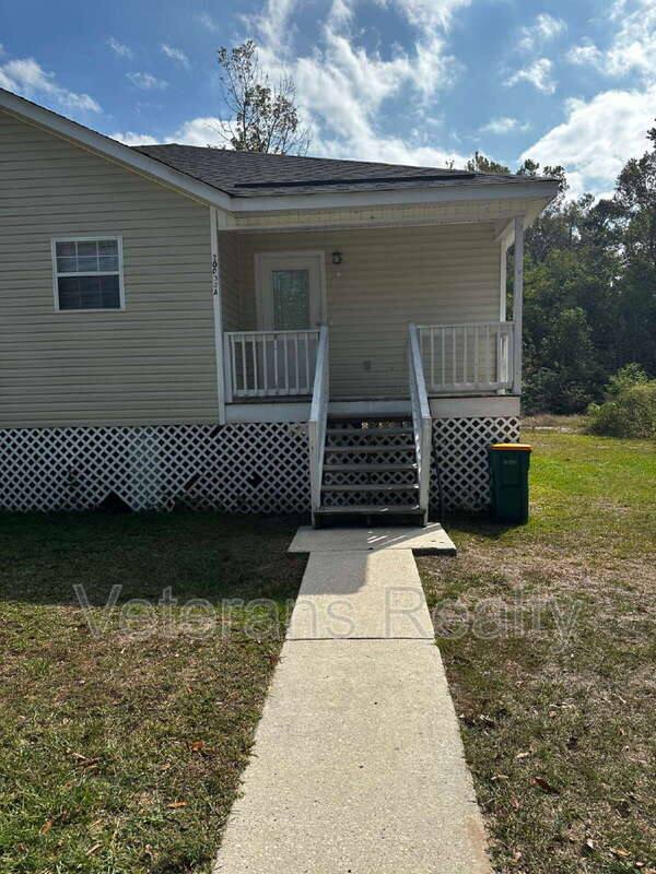 Apartment for rent at 20033A Sunshine Dr, Long Beach, MS 39560