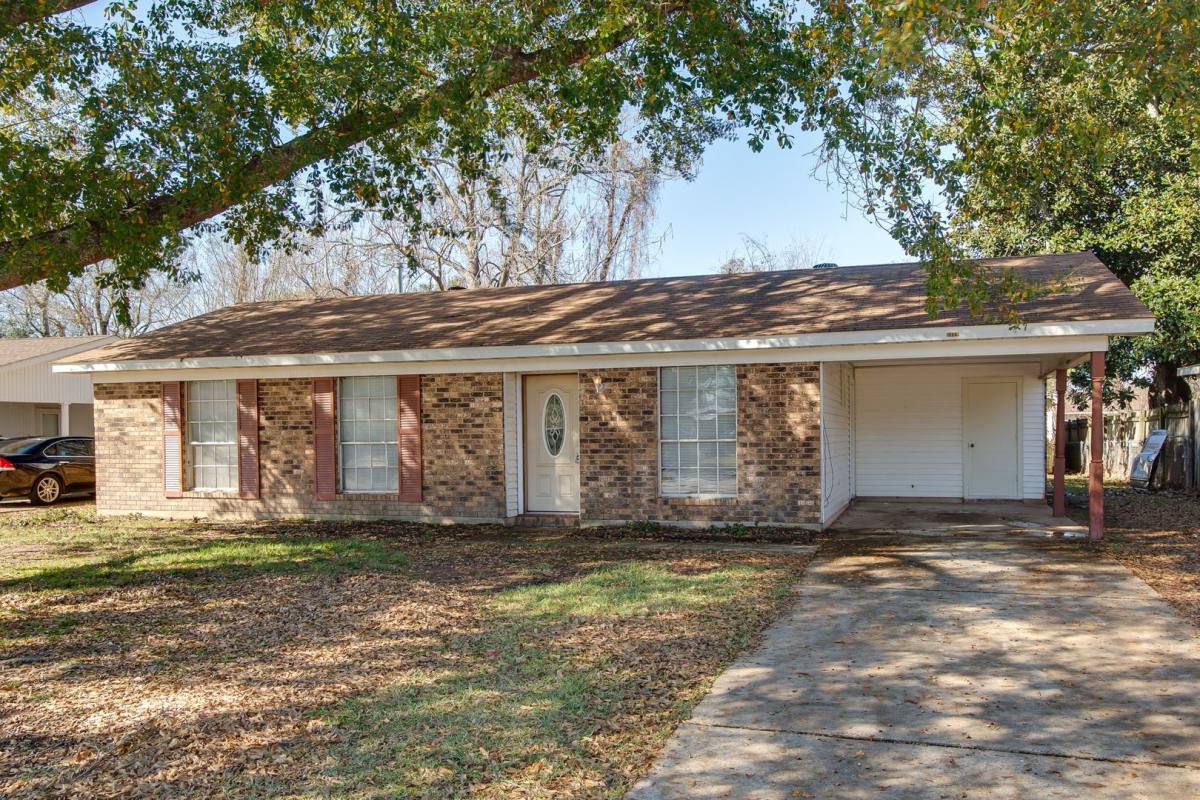 House for rent at 6000 Larkspur Dr, Alexandria, LA 71303